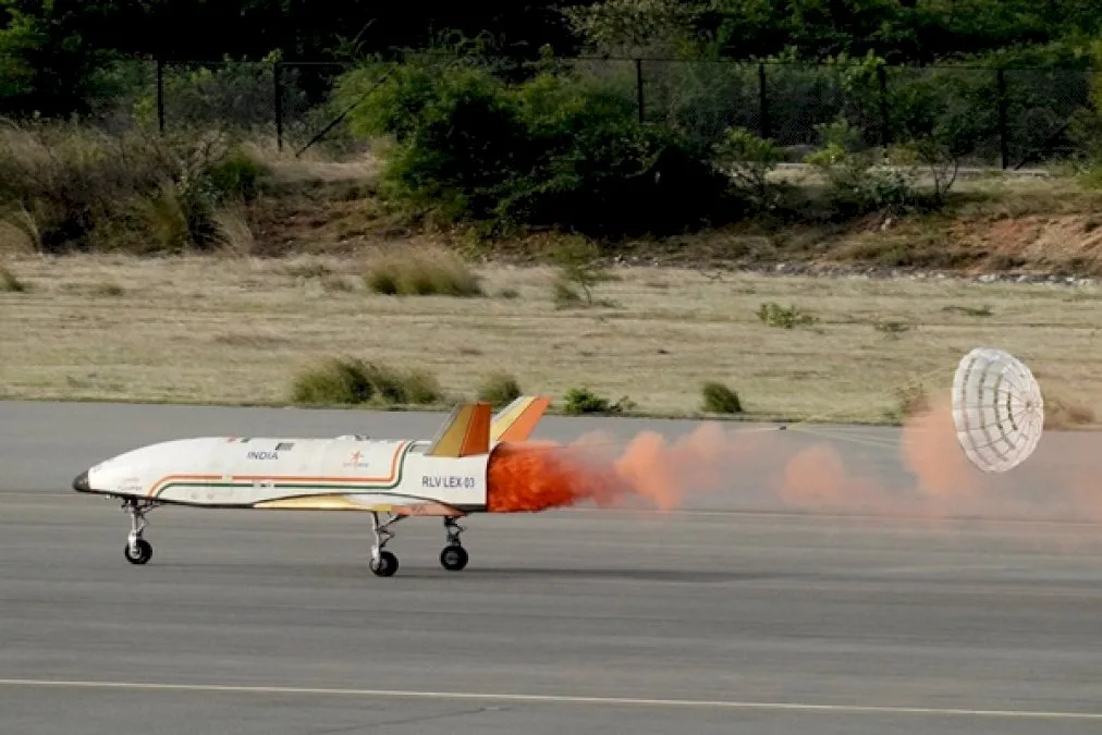 Isro-Successfully-Conducts-Third-And-Final-‘Pushpak’-Reusable-Launch-Vehicle-Landing-Experiment