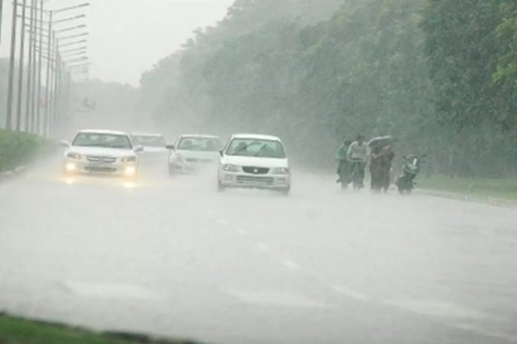 Kerala:-Imd-Issues-Orange-Alert-For-Heavy-Rainfall-In-Three-Districts-&-Yellow-Alert-In-Nine-Districts